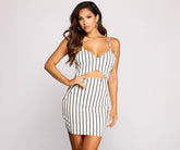 Robe courte en crêpe à rayures avec découpes à la taille et triangle That's My Stripe